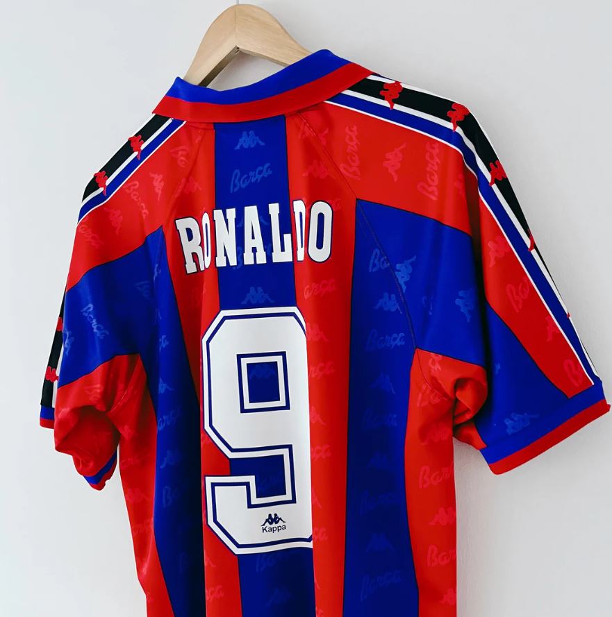 Ronaldo #9 Retro Barça Football Shirt – 1996/97 Home Kit Tribute