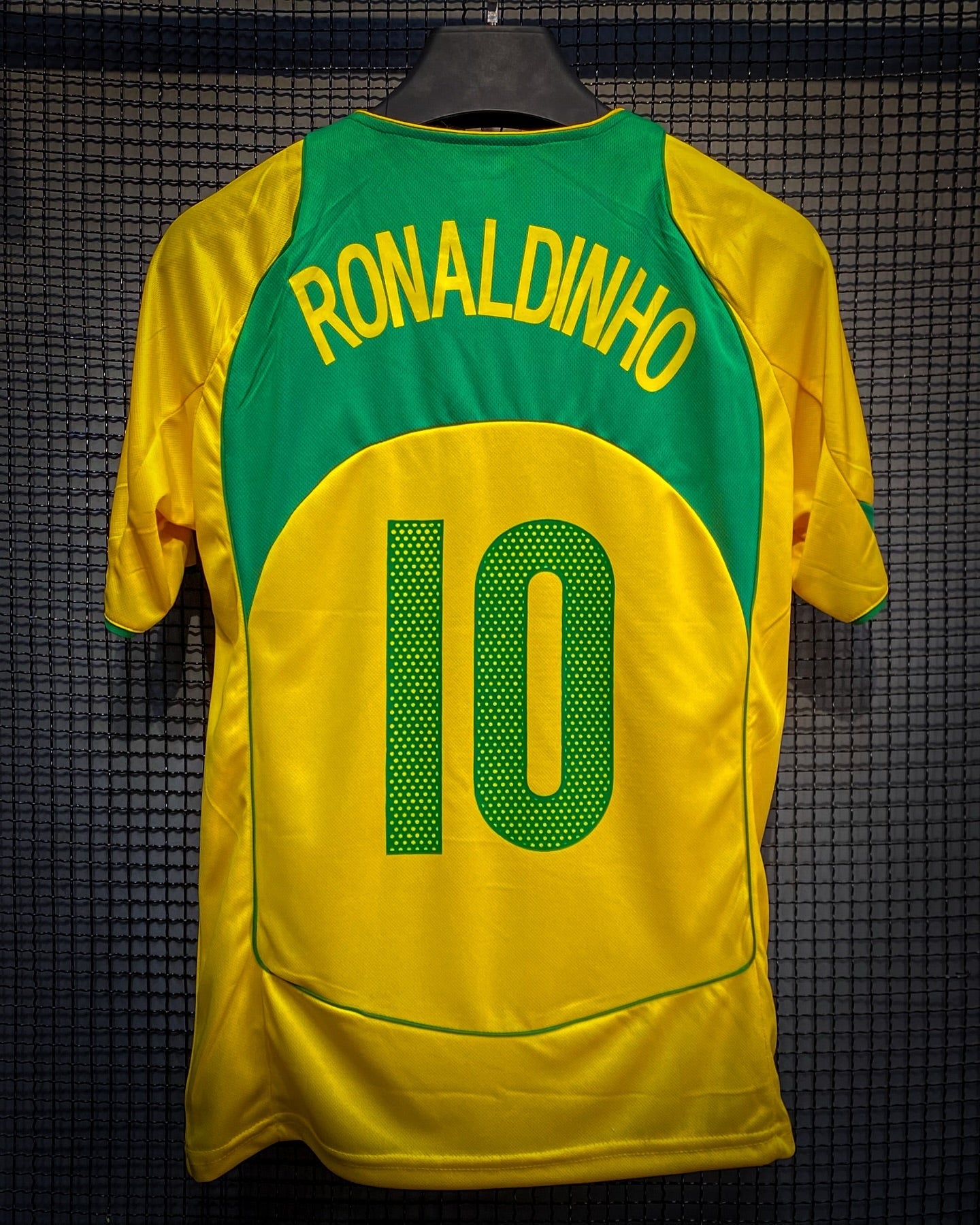 Brazil 2005-06 Home Shirt – Ronaldinho #10