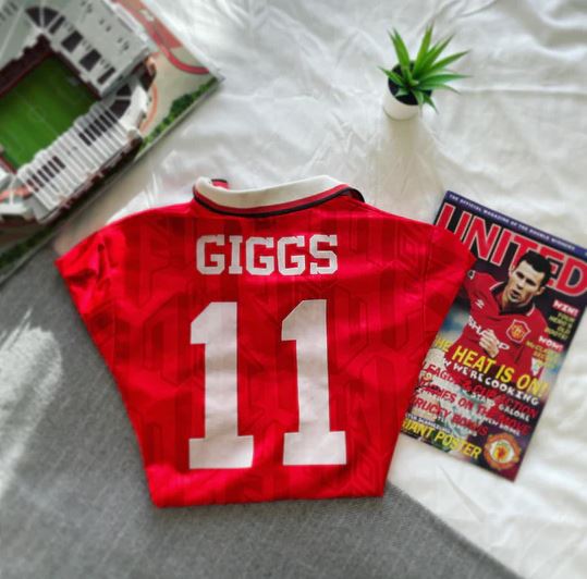 Manchester United 1992–94 Home Football Shirt | #11 Ryan Giggs