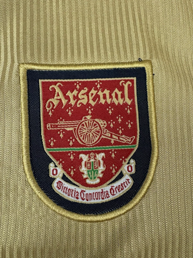 Vintage Arsenal 1999/2000 Home Shirt