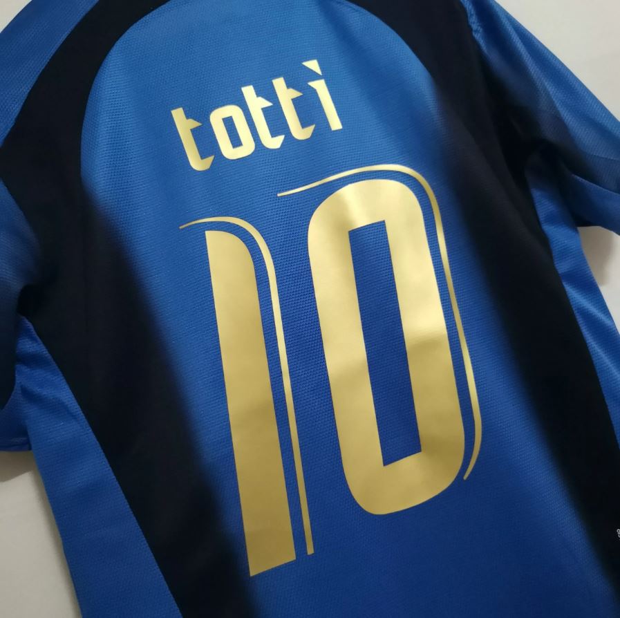 Italy 2006 World Cup Home Football Shirt | #10 Francesco Totti
