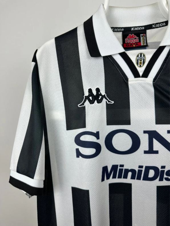 Juventus 1996/97 Home Football Shirt #21 Zidane