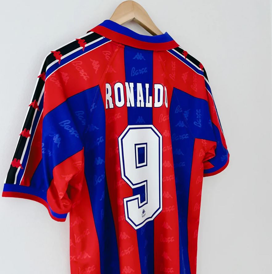 Ronaldo #9 Retro Barça Football Shirt – 1996/97 Home Kit Tribute
