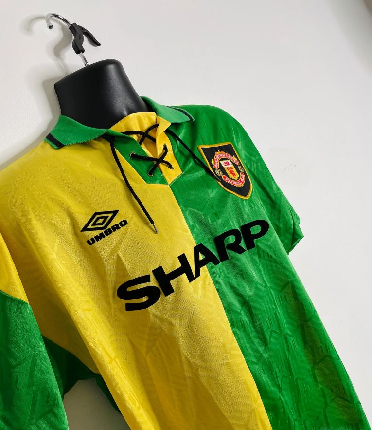Manchester United 1992 Eric Cantona #7 Green & Gold Retro football shirt