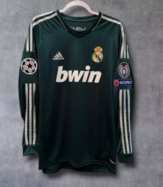 Real Madrid 2012/13 Third Long Sleeve – Ronaldo #7 UCL Retro Football Shirt
