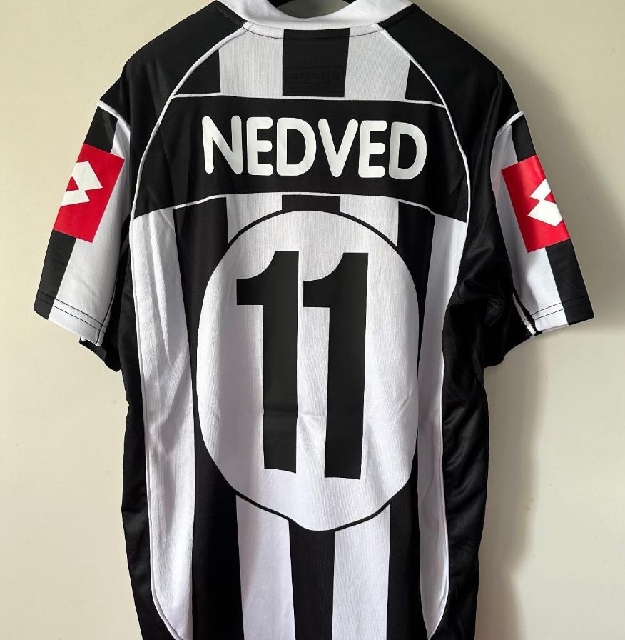 Juventus 2002/03 Home Football Shirt #11 Nedvěd
