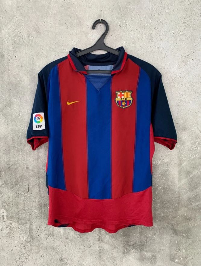 FC Barcelona 2003/04 Home Football Shirt #10 Ronaldinho | Vintage Classic | LFP Patch