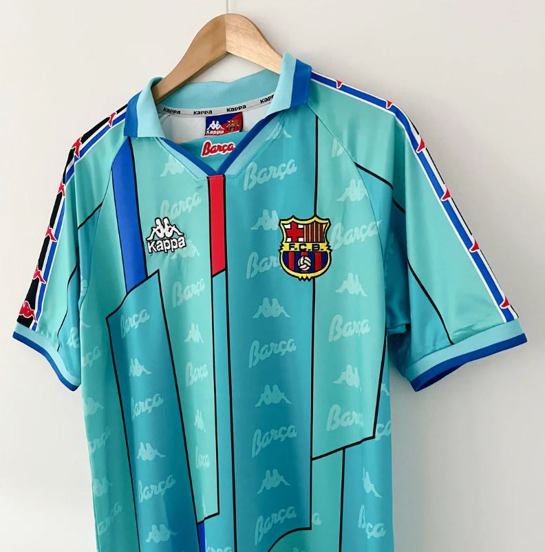 FC Barcelona 1996/97 Away Retro Jersey – Ronaldo #9