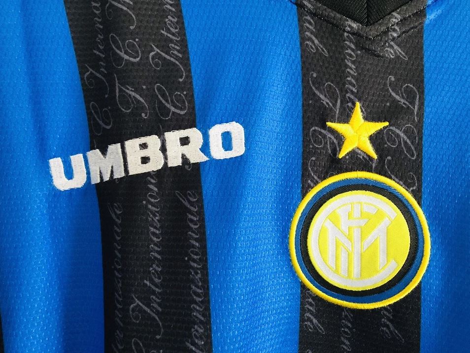 Inter Milan 1997 Retro Home Football Shirt #10 Ronaldo