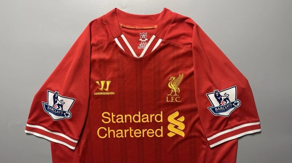 Liverpool 2013/14 Home  – Luis Suárez #7  Warrior Era Retro Shirt