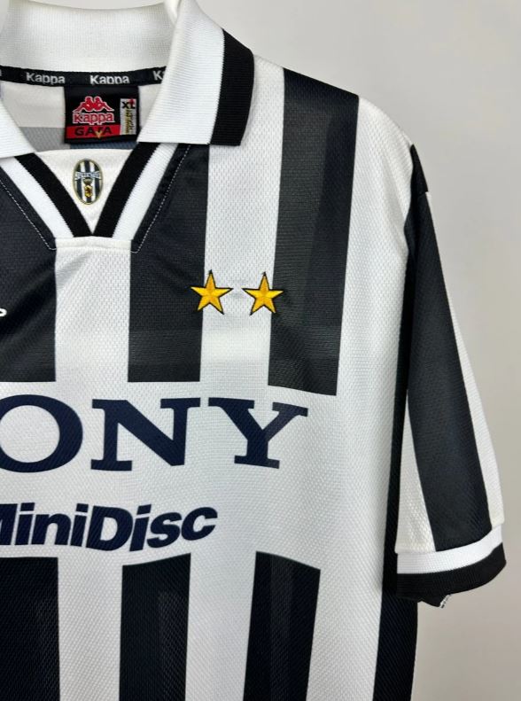 Juventus 1996/97 Home Football Shirt #21 Zidane